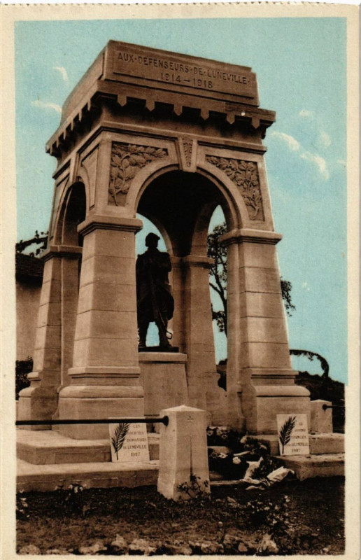 Carte postale ancienne Luneville - Lunéville - Le Monument aux Défenseurs de Lunéville à Lunéville