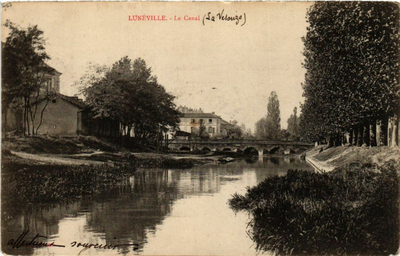 Carte postale ancienne Luneville - Lunéville - Le Canal à Lunéville
