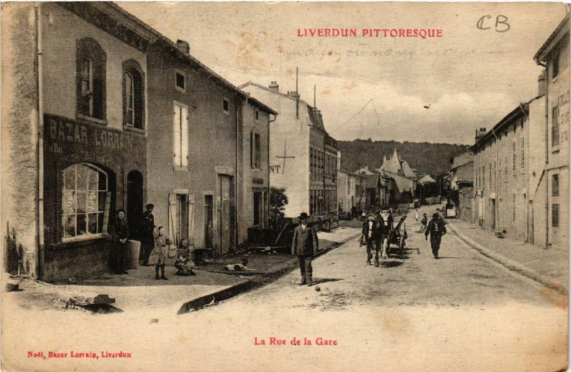 Carte postale ancienne Liverdun - La Rue de la Gare à Liverdun
