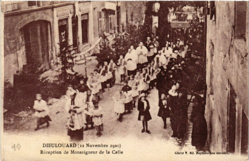 Carte postale ancienne Dieulouard - Reception de Monseigneur de la Celle - 1920 à Dieulouard