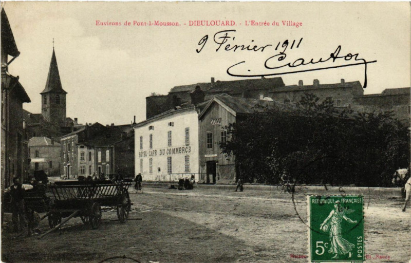 Carte postale ancienne Dieulouard - L'Entrée du Village - Environs de Pont-a-Mousson à Dieulouard
