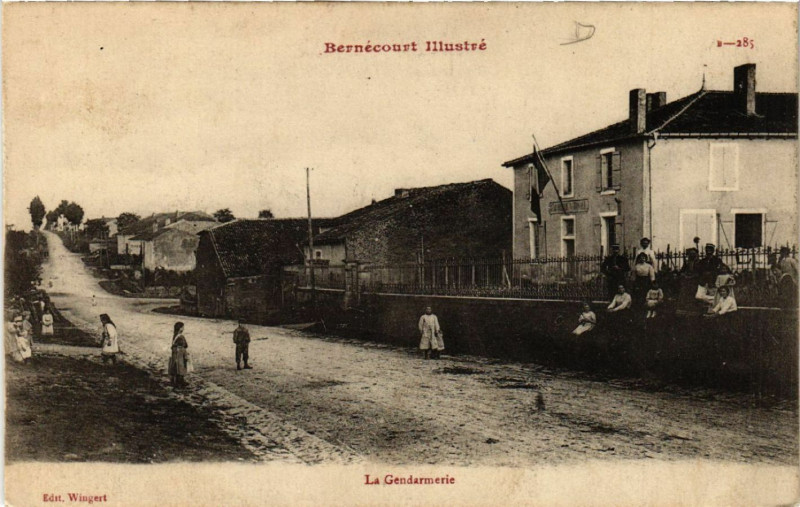 Carte postale ancienne Bernecourt - Bernécourt - La Gendarmerie à Bernécourt