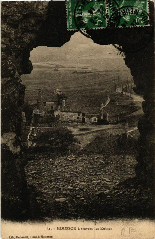 Carte postale ancienne Mousson - Mousson á travers les Ruines à Mousson