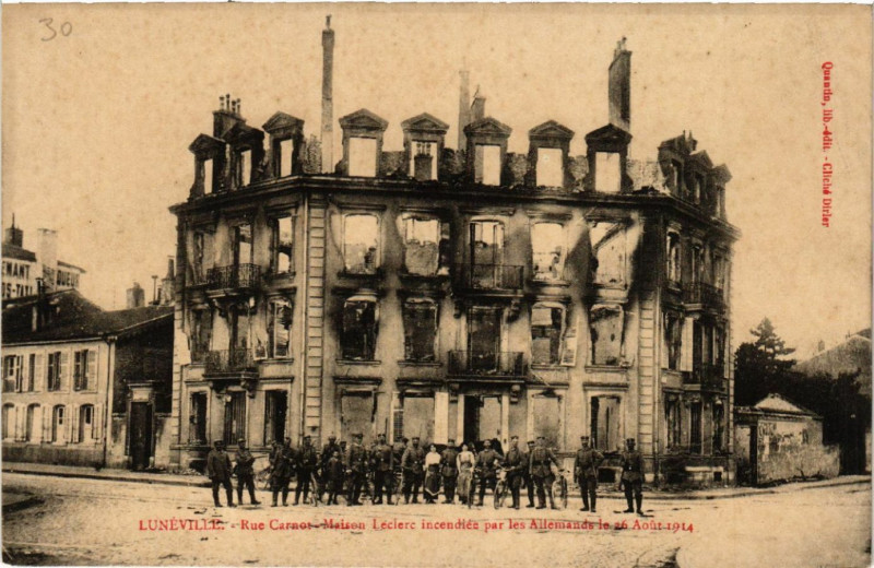Carte postale ancienne Luneville - Lunéville - Rue Carnot - Maison Leclerc à Lunéville
