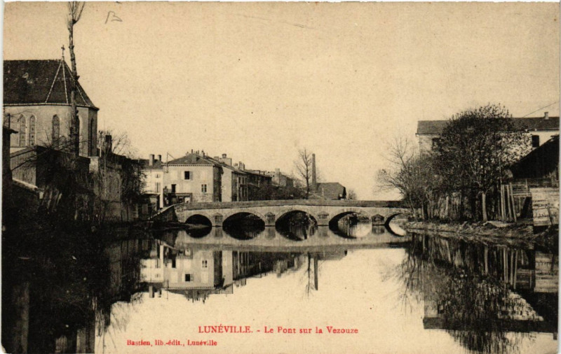 Carte postale ancienne Luneville - Lunéville - Le Pont sur la Vezouze à Lunéville