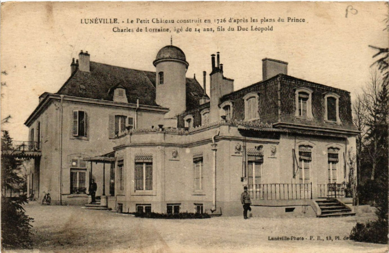 Carte postale ancienne Luneville - Lunéville - Le Petit Chateau à Lunéville