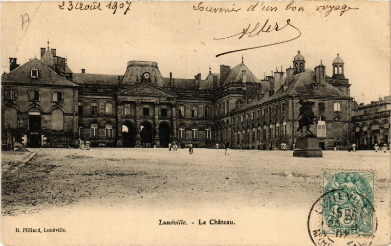 Carte postale ancienne Luneville - Lunéville - Le Chateau à Lunéville