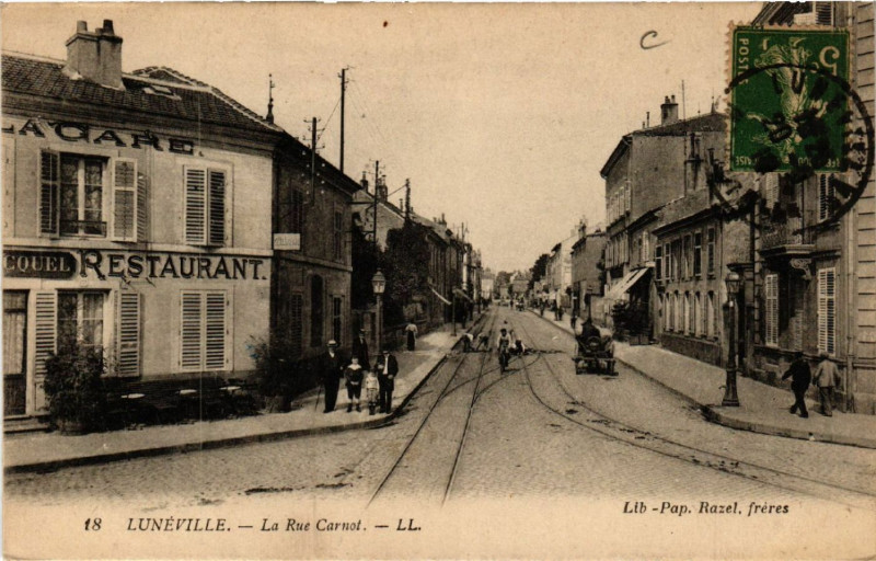 Carte postale ancienne Luneville - Lunéville - La Rue Carnot à Lunéville