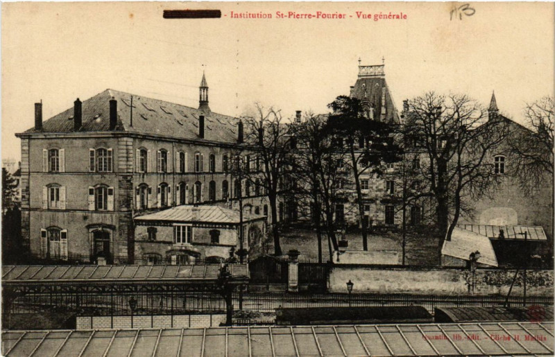 Carte postale ancienne Luneville - Lunéville - Institution Saint-Pierre-Fourier à Lunéville
