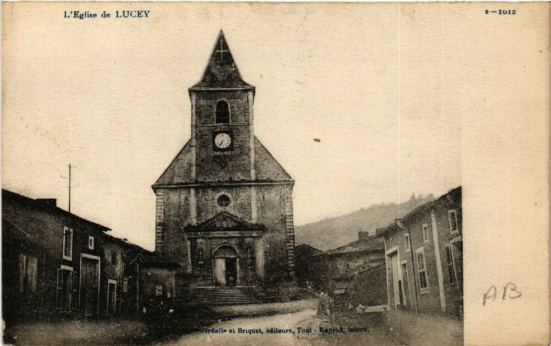 Carte postale ancienne Lucey - L'Eglise de Lucey à Lucey