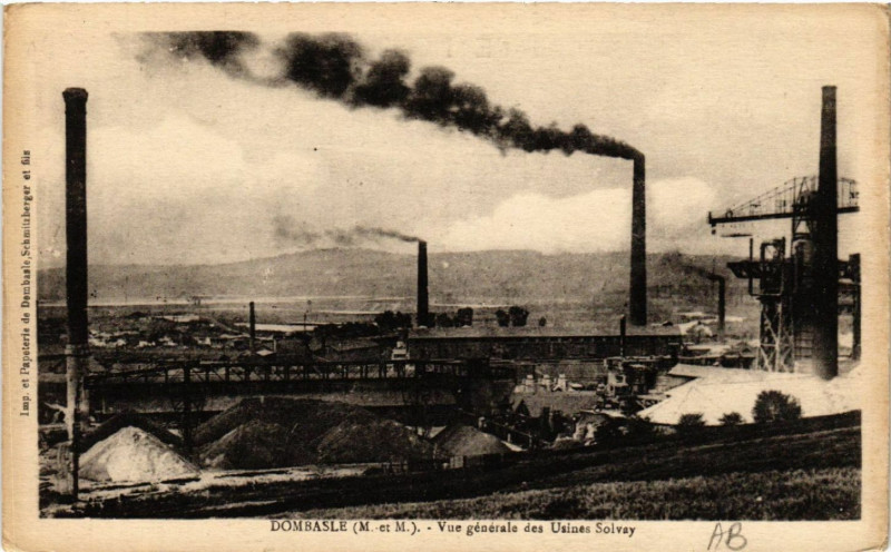 Carte postale ancienne Dombasle - Vue Generale des Usines Solvay