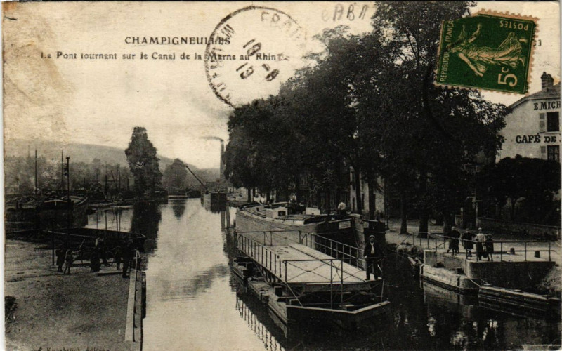Carte postale ancienne Champigneulles - Le Pont tournant sur le Canal de la Marne au Rhin à Champigneulles