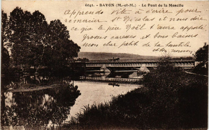 Carte postale ancienne Bayon - Le Pont de la Moselle à Bayon