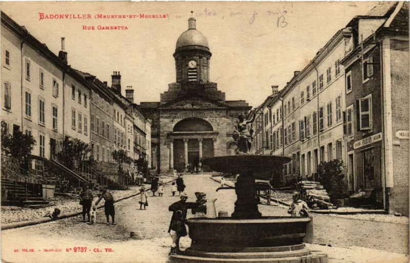 Carte postale ancienne Badonviller - Rue Gambetta à Badonviller