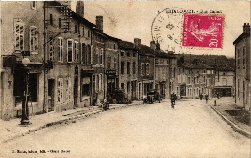 Carte postale ancienne Thiaucourt - Rue Carnot