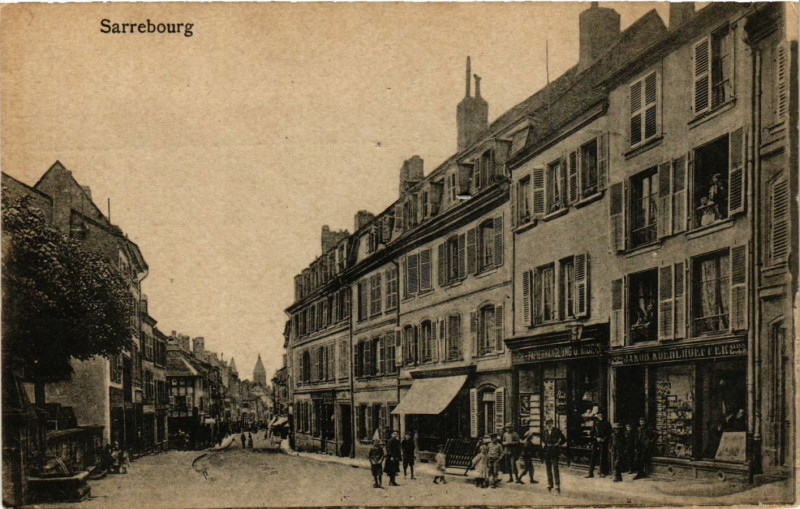Carte postale ancienne Sarrebourg - Rue - Scene