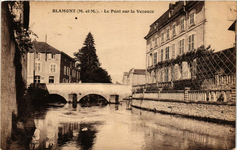 Carte postale ancienne Blamont - Le Pont sur la Vezouze à Blâmont