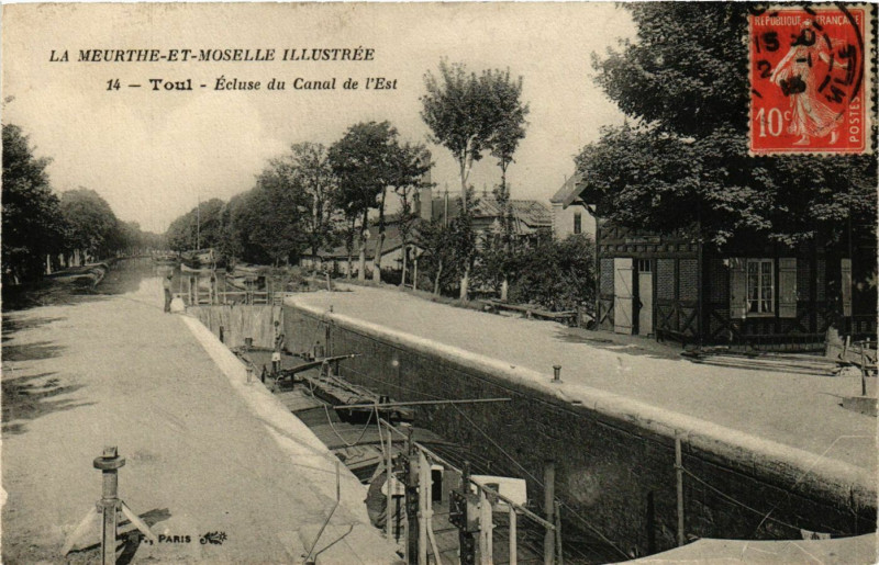 Carte postale ancienne Toul - Ecluse du Canal de l'Est à Toul