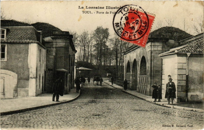 Carte postale ancienne Toul - Porte de France à Toul
