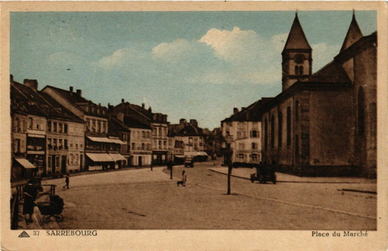 Carte postale ancienne Sarrebourg - Place du Marché