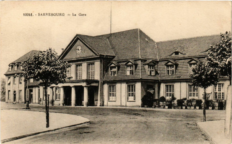 Carte postale ancienne Sarrebourg - La Gare