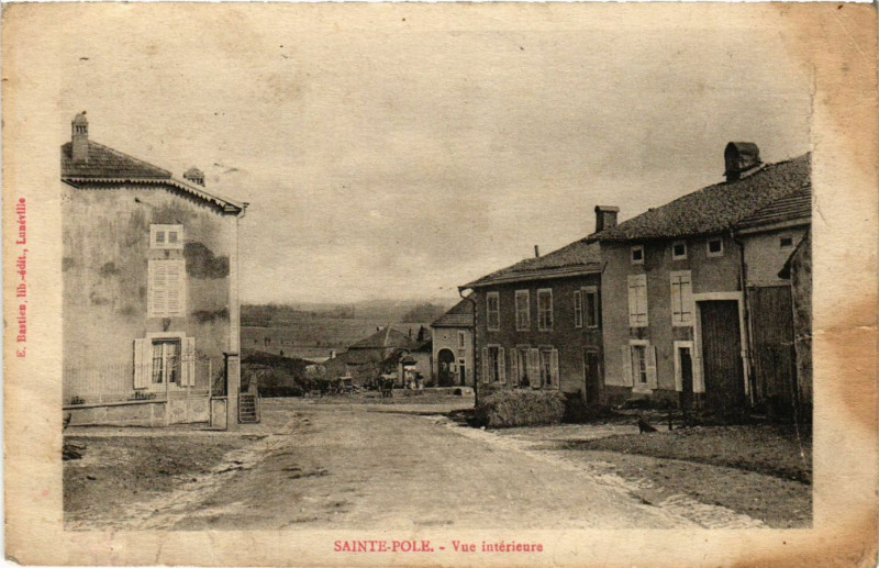 Carte postale ancienne Sainte-Pole - Vue Interieure à Sainte-Pôle