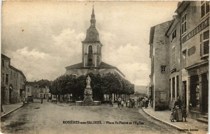 Carte postale ancienne Rosieres-aux-Salines - Place Saint-Pierre el l'Eglise à Rosières-aux-Salines