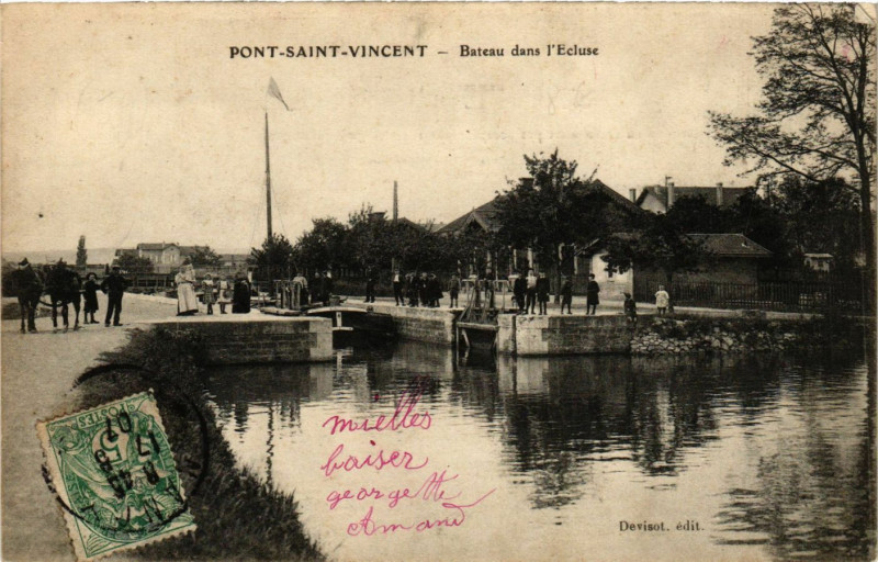 Carte postale ancienne Pont-Saint-Vincent - Bateau dans l'Ecluse à Pont-Saint-Vincent