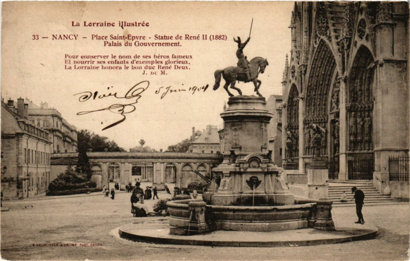 Carte postale ancienne Nancy - Place Saint-Epvre - Statue de René Ii à Nancy