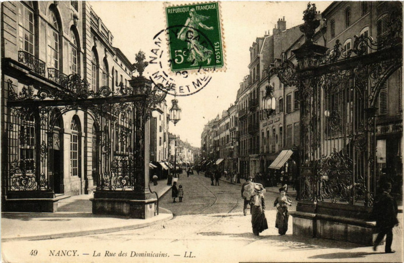 Carte postale ancienne Nancy - La Rue des Dominicains à Nancy