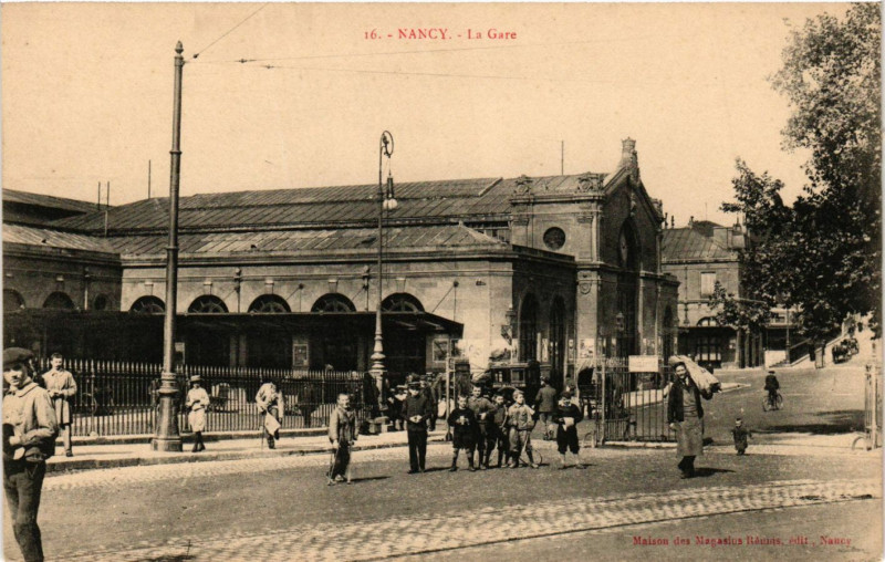 Carte postale ancienne Nancy - La Gare à Nancy