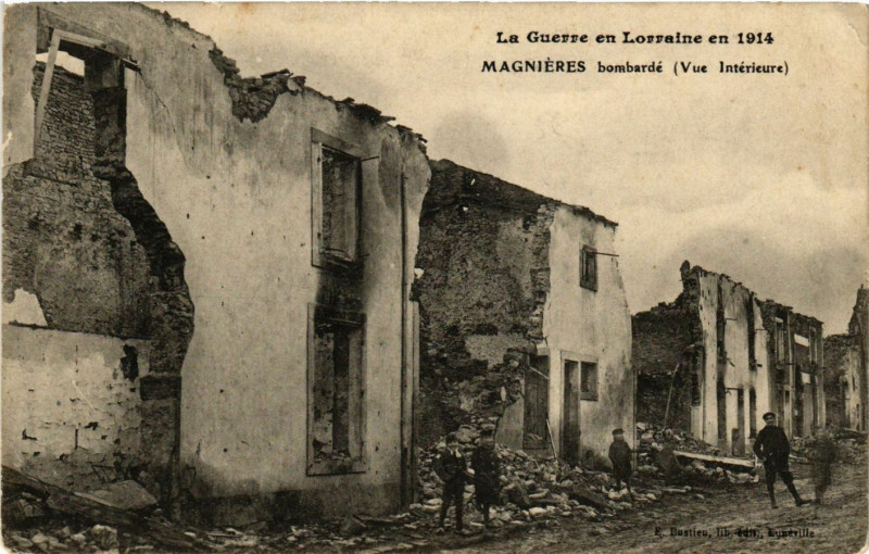 Carte postale ancienne Magnieres- Magniéres - Magnieres bombardé - Vue Interieure à Magnières