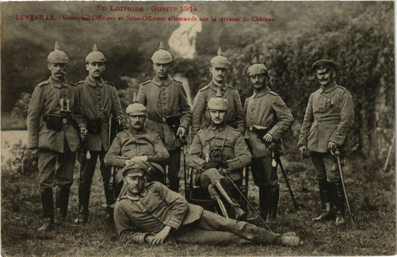 Carte postale ancienne Luneville - 1914 - Groupe d'Officiers et Sous-Officiers allemands à Lunéville
