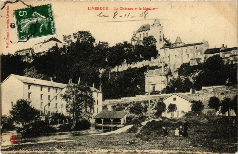 Carte postale ancienne Liverdun - Le Chateau et le Moulin à Liverdun