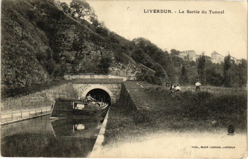Carte postale ancienne Liverdun - La Sortie du Tunnel à Liverdun