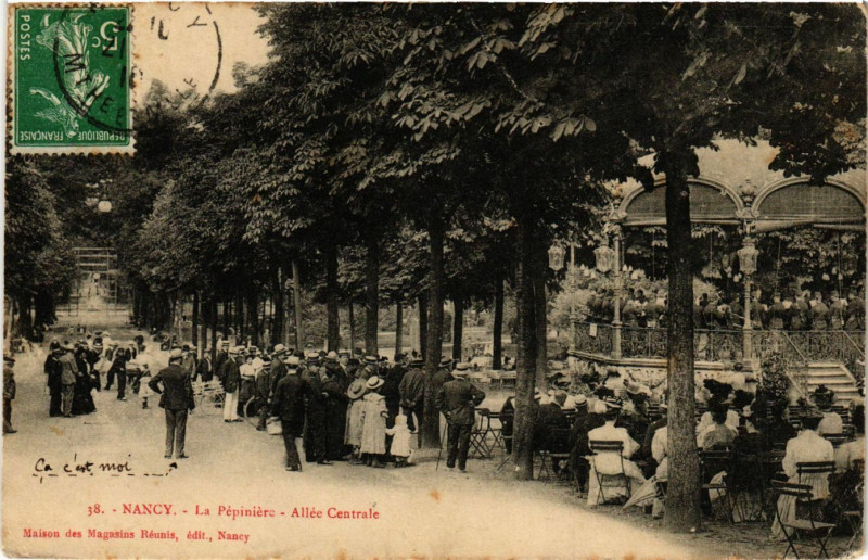 Carte postale ancienne Nancy - Allee Centrale à Nancy