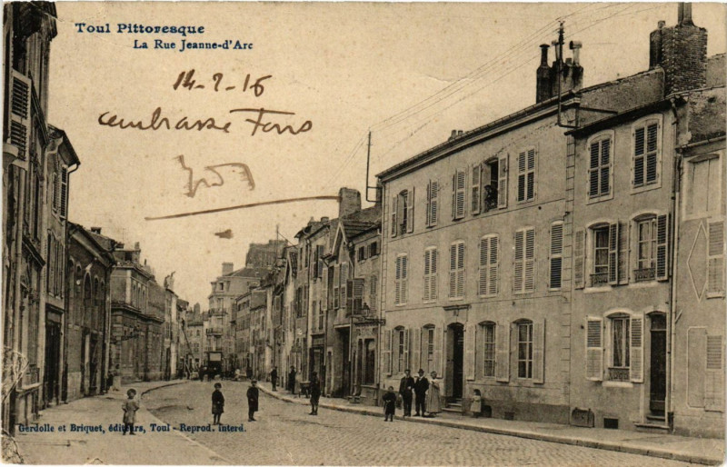 Carte postale ancienne Toul - La Rue Jeanne à Toul