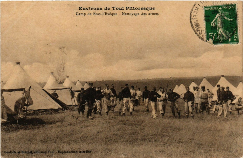 Carte postale ancienne Camp de Bois - Nettoyage