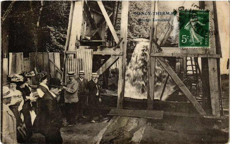 Carte postale ancienne Source Lanternie