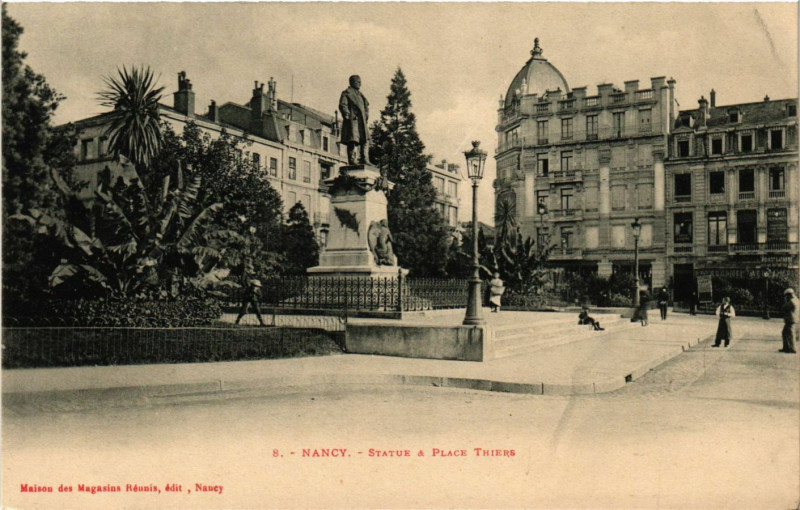 Carte postale ancienne Nancy - Statue a Place Thiers à Nancy