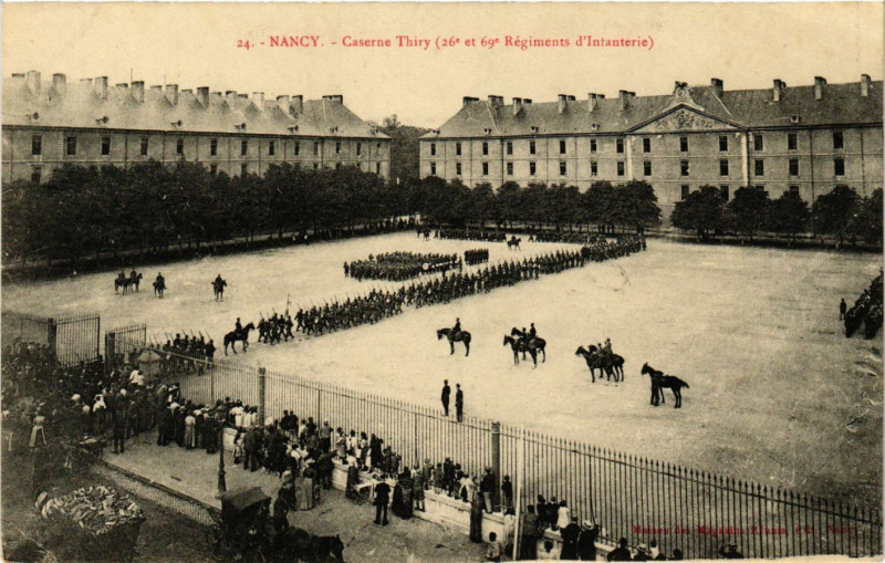 Carte postale ancienne Nancy - Caserne Thiry à Nancy