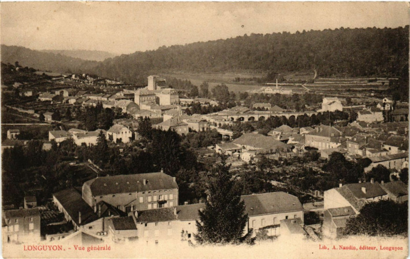 Carte postale ancienne Longuyon - Vue generale à Longuyon
