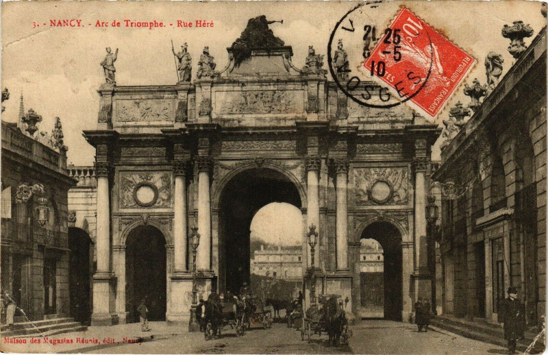 Carte postale ancienne Nancy-Arc de Triomphe-Rue Héré à Nancy