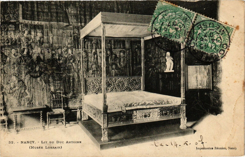 Carte postale ancienne Nancy-Lit du Duc Antoine-Musée Lorrain à Nancy