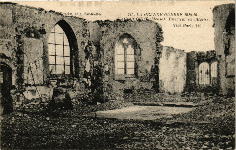 Carte postale ancienne Vaubécourt-Intérieur de l'Eglise