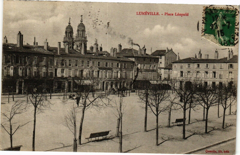 Carte postale ancienne Lunéville-Place Léopold à Lunéville