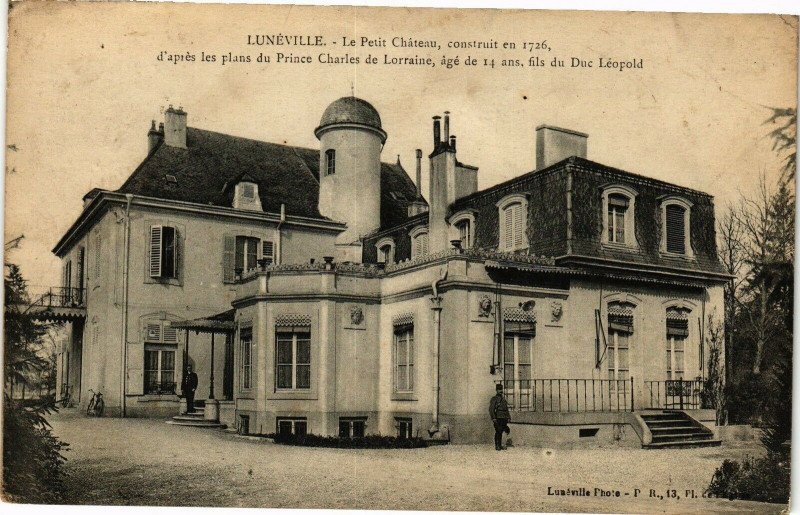 Carte postale ancienne Lunéville-Le Petit Cháteau à Lunéville