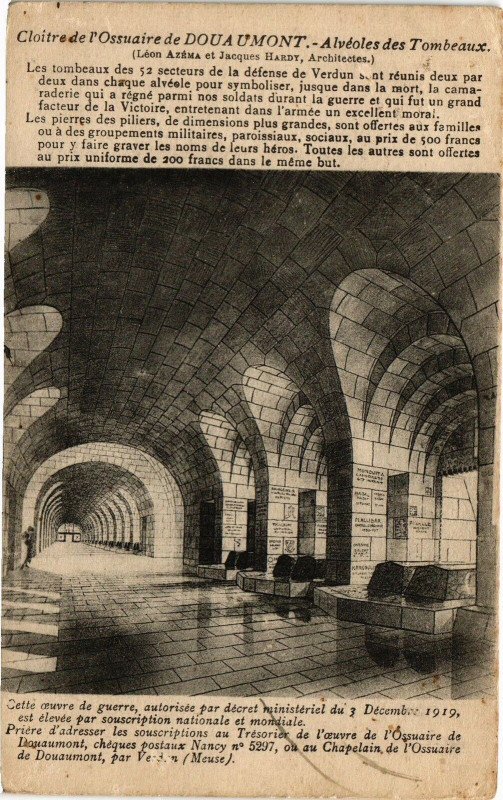 Carte postale ancienne Cloitre de l'Ossuaire de Douaumont-Alvéoles des Tombeaux