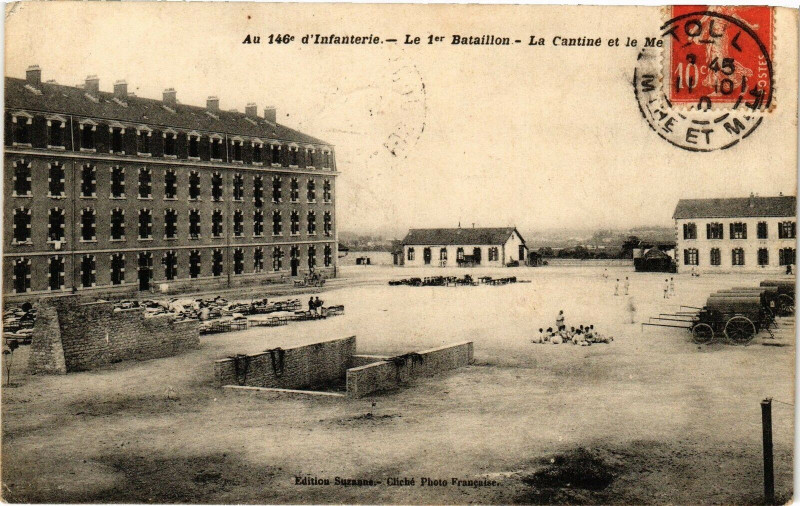 Carte postale ancienne Au 146e d'Infanterie-Le 1er Bataillon-La Cantine