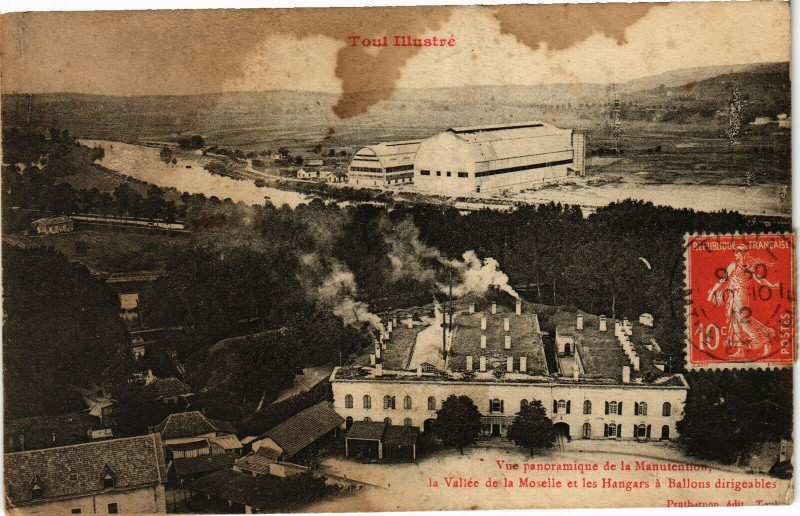Carte postale ancienne Toul-Vue panoramique de la Manutentiony la Vallée de la Moselle à Toul